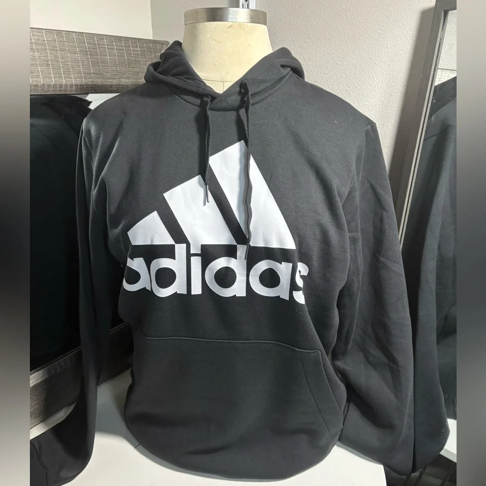 NWT - Adidas essentials fleece logo hoodie men’s size XL